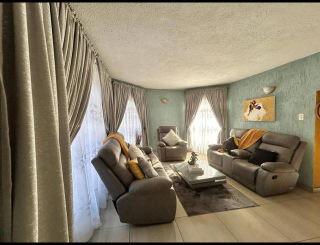 4 BEDROOM HOUSE FOR SALE IN FERRYVALE